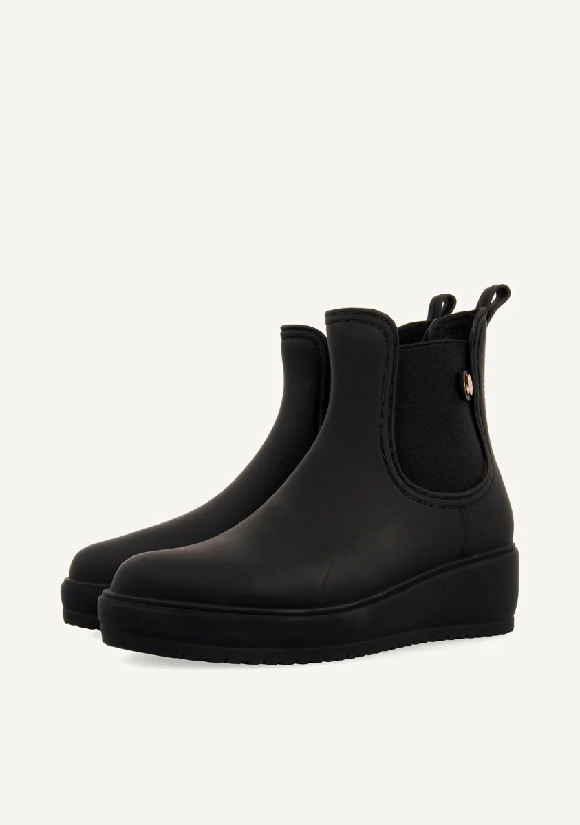 Botines de agua estilo chelsea negras para mujer 45808 - Image 2