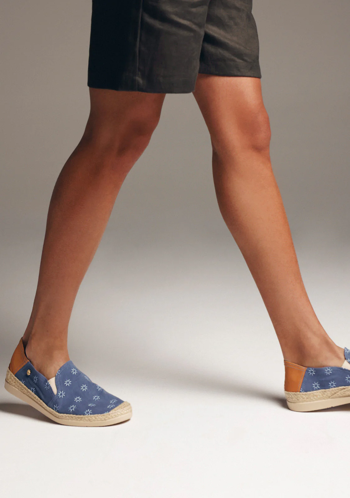 BLUE ESPADRILLES SUN PATTERN - Image 9