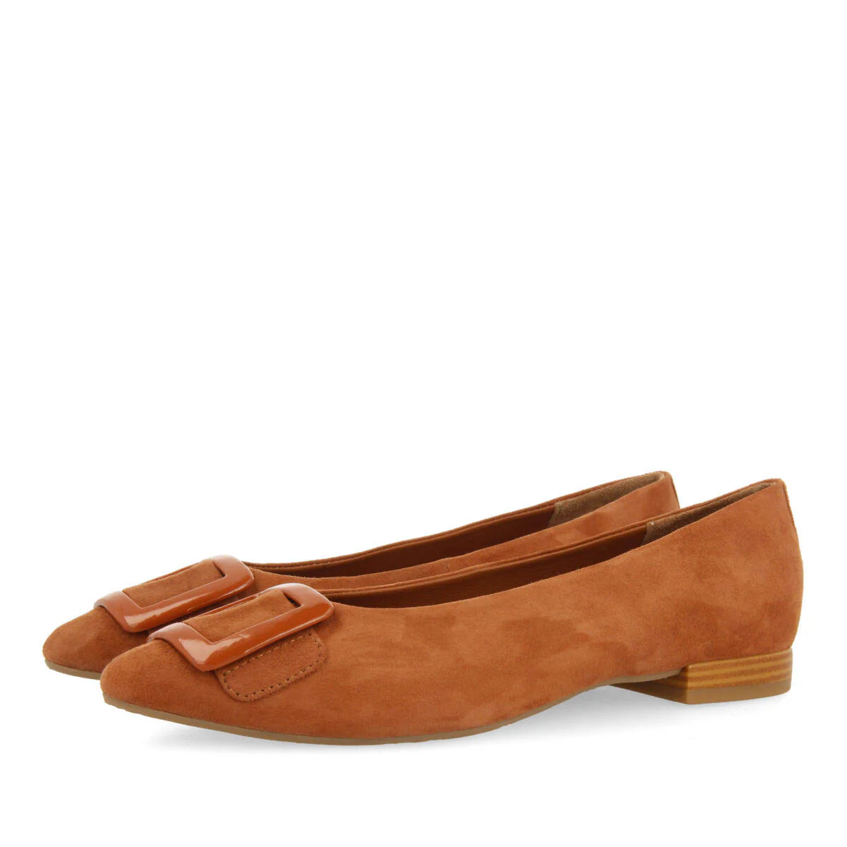 Ballstad women's tan leather ballet flats with a patent buckle - Image 3