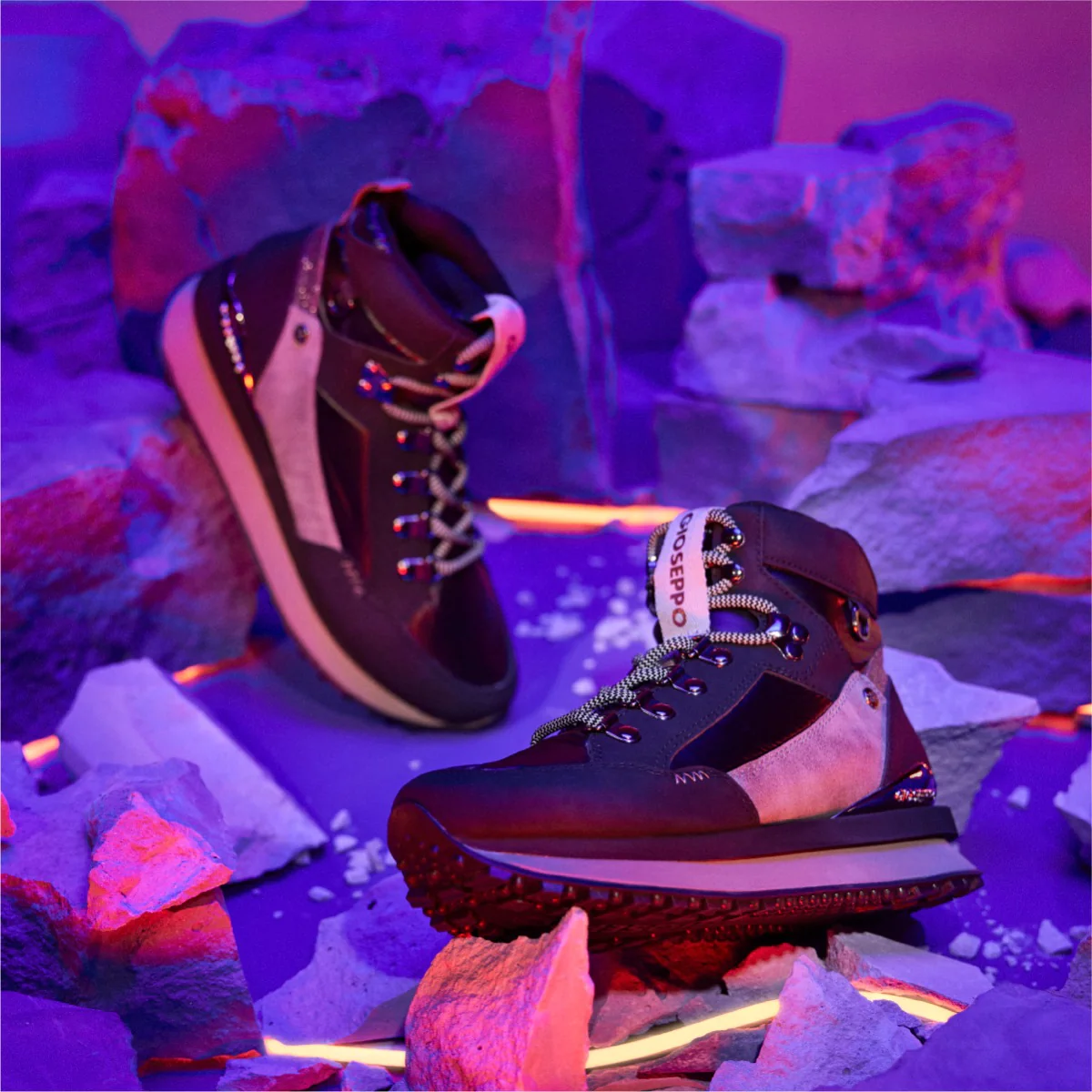 Ferney women's black mountain boot-style sneakers with details - Image 5