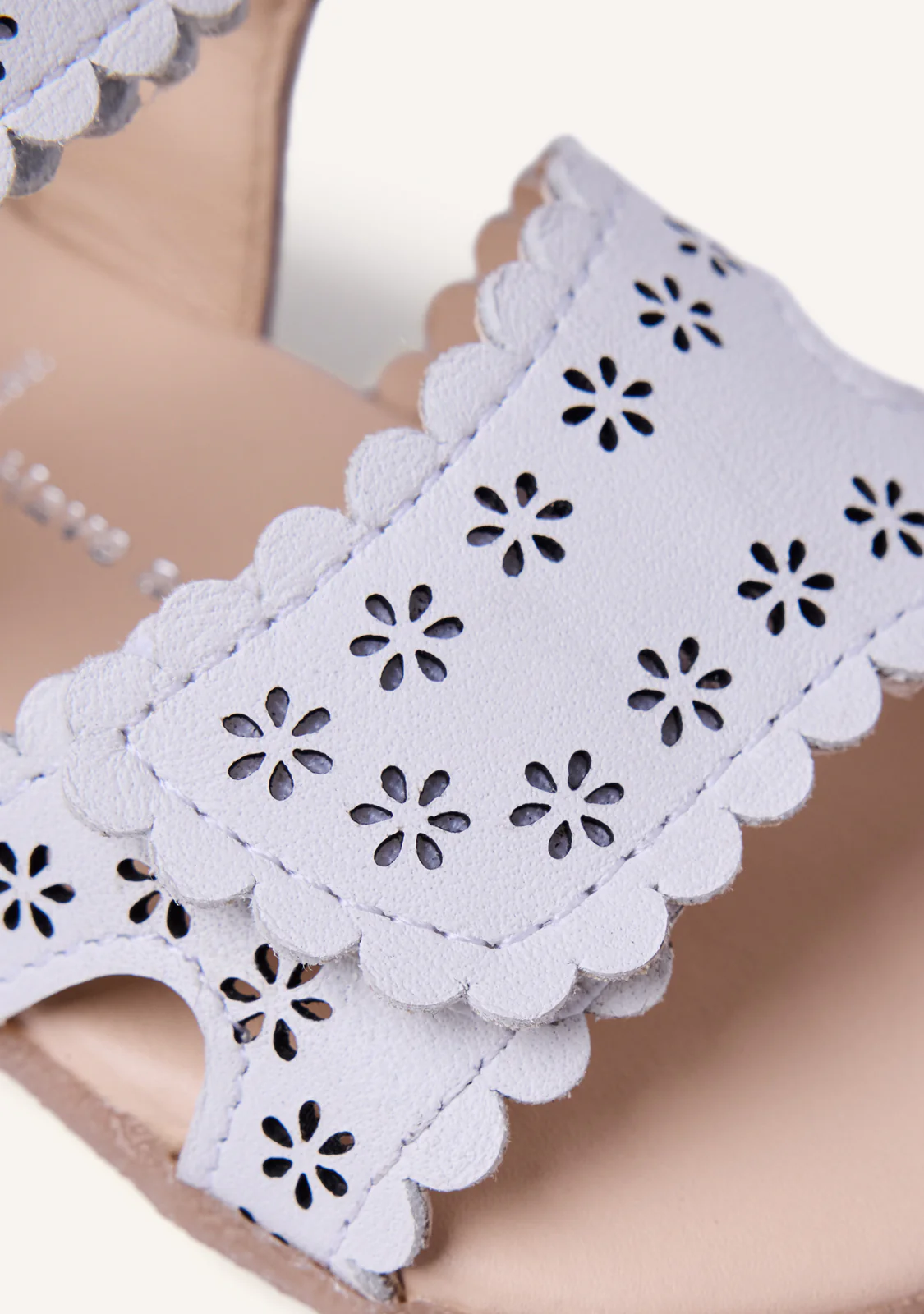 GIOSEPPO BAREFOOT - FLOWER OPEN LEATHER SANDALS KABATI - Image 4