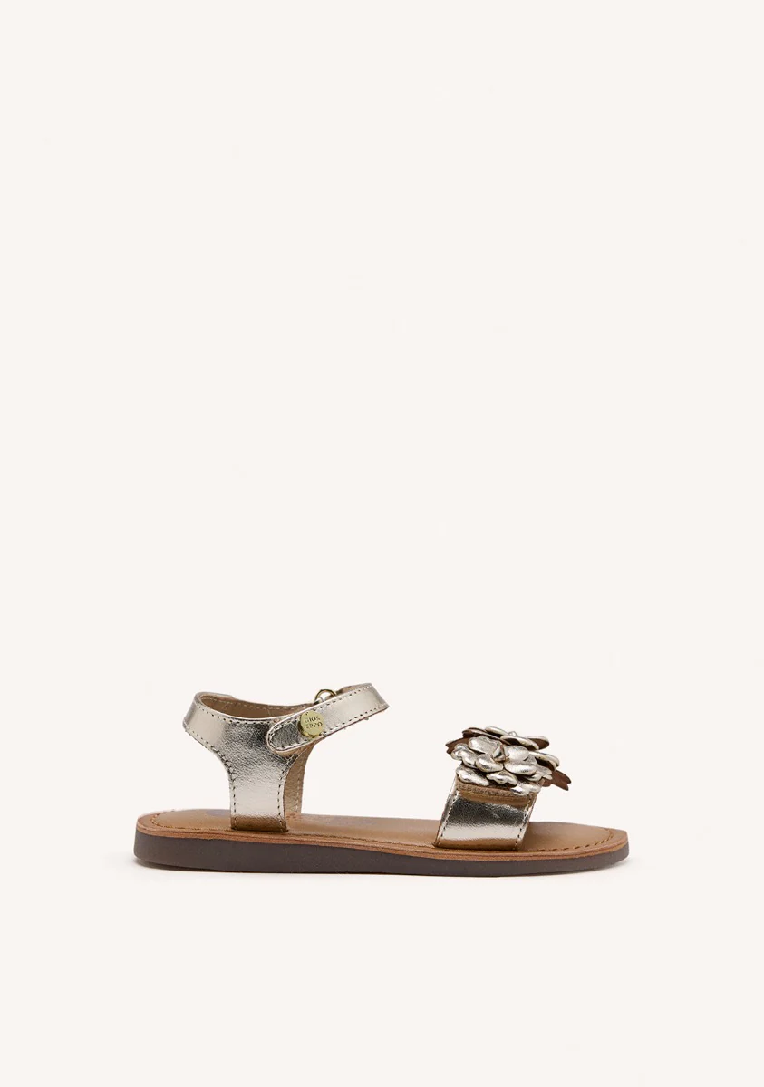GOLDEN LEATHER SANDALS WITH FLOWER EMBELLISHMENT FOR GIRL AND BOY SHEGAN