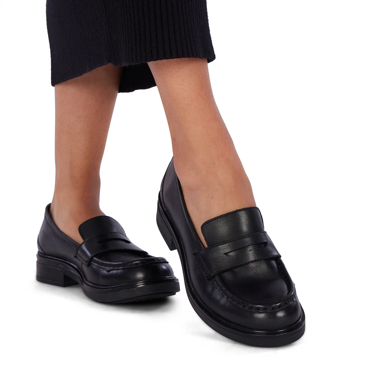 Hallowell women's black leather moccasins - Image 2