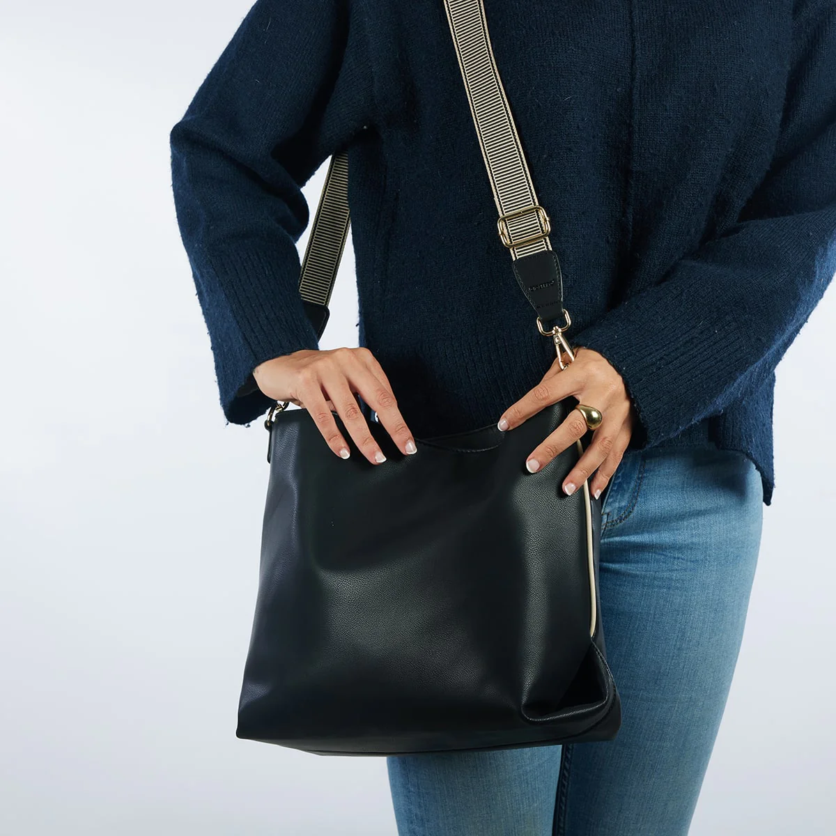 Kallham black shopper bag with cream details - Image 2