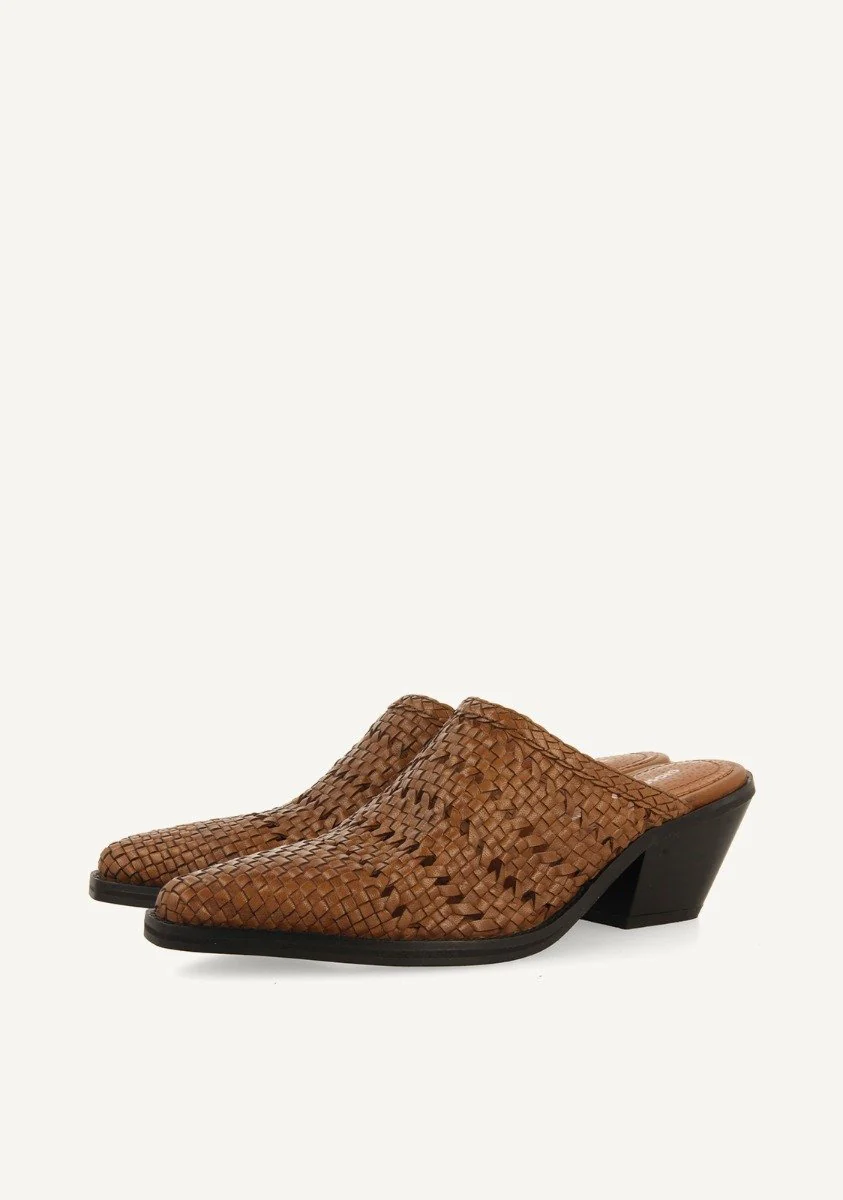 LEATHER HEEL MULES CLOGS BATTONYA - Image 2