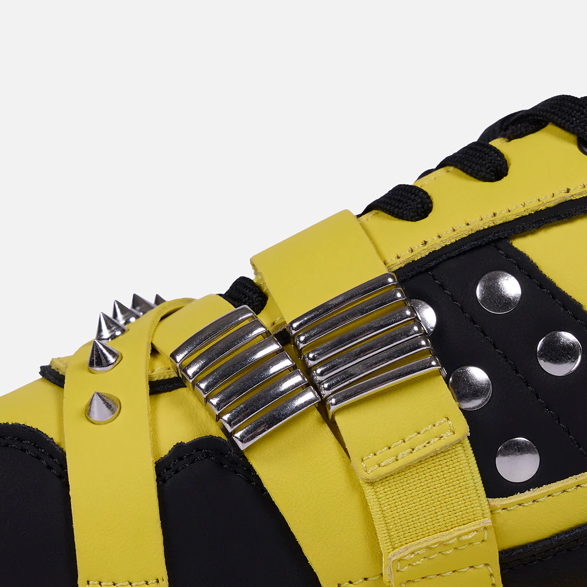 LEATHER SNEAKERS STUDS AND SPIKES - UMA BY MARÍA ESCOTÉ - Image 3