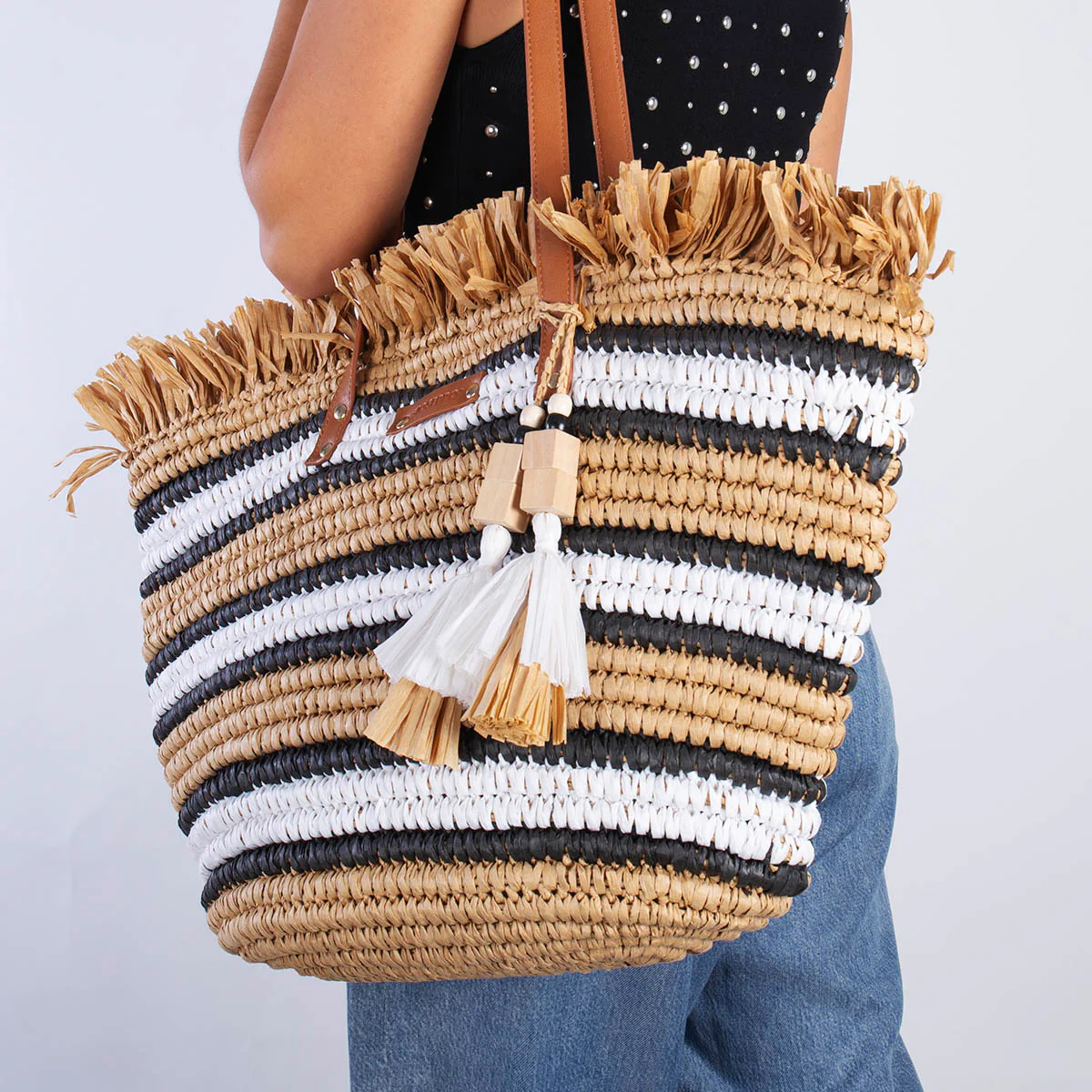 MULTICOLOR BASKET WITH FRINGE AND BEAD DECORATION GRATON - Image 2