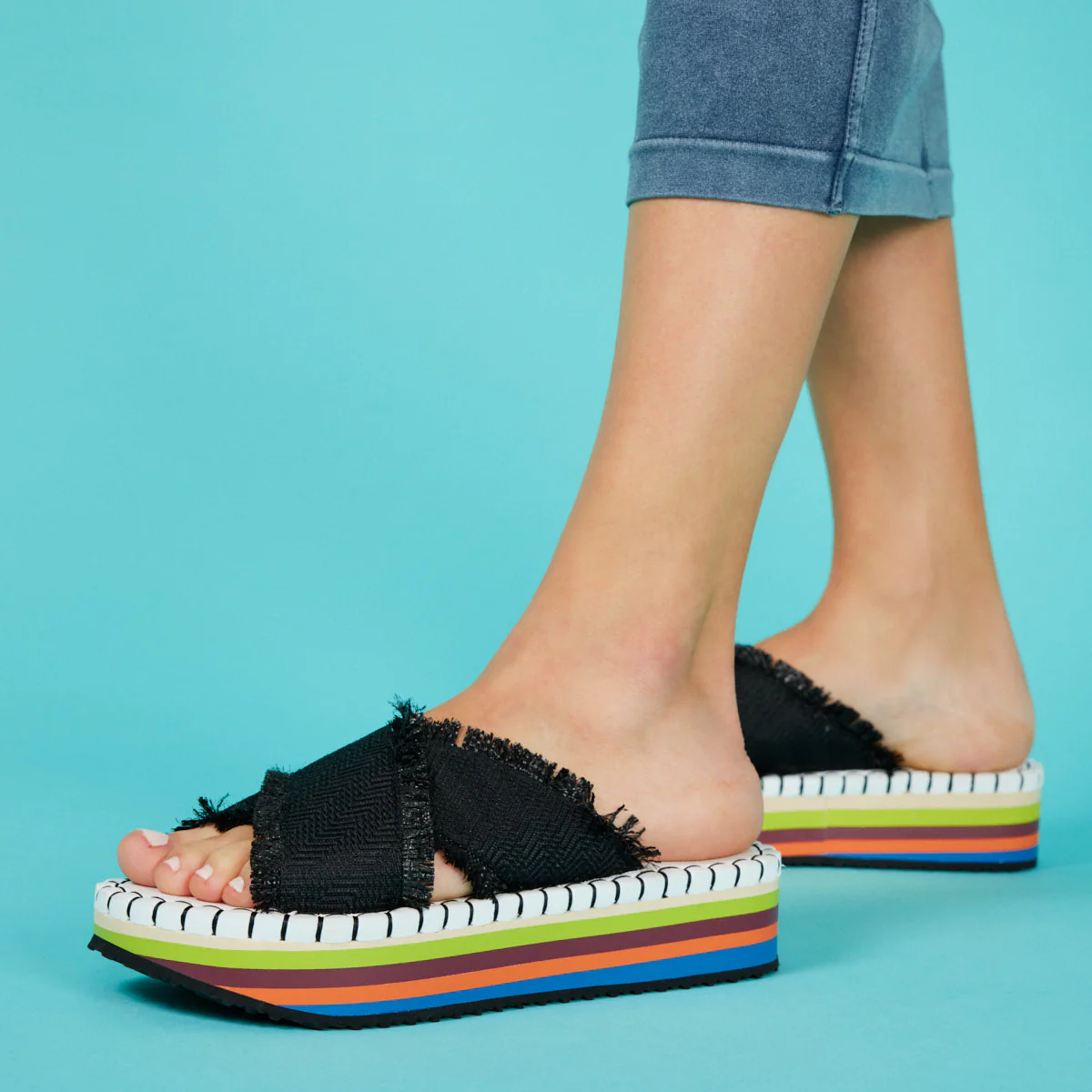 Terena women's black beach sandals with multicoloured soles - Image 2